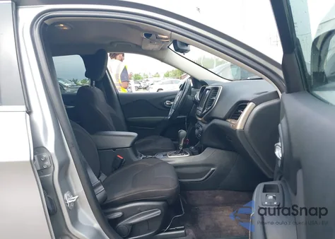 2016 Jeep Cherokee Latitude из США, поврежденный, VIN 1C4PJMCS7GW246213